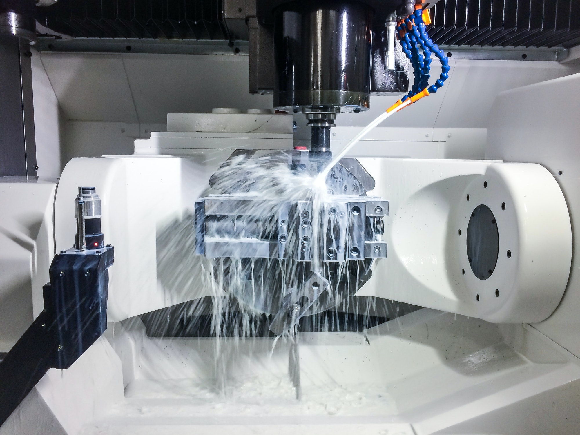 CNC milling machine in 5 axis